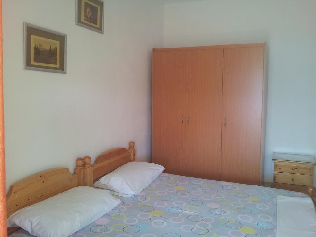 Guest House And Tavern Leo Saranda Zewnętrze zdjęcie