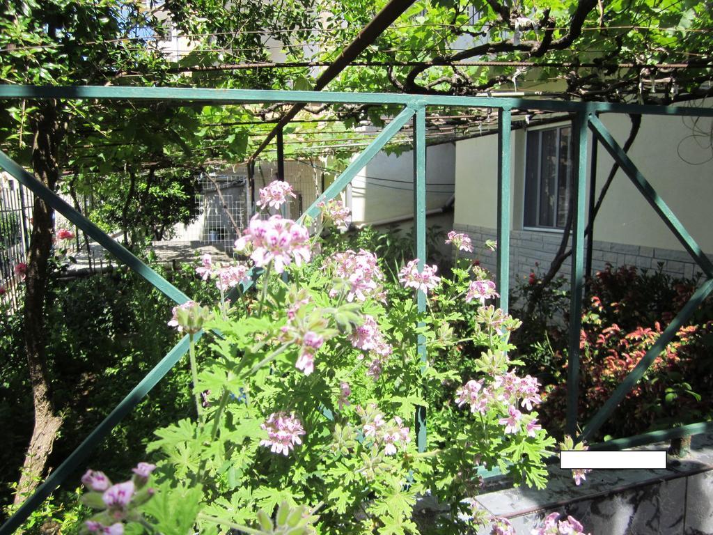 Guest House And Tavern Leo Saranda Zewnętrze zdjęcie