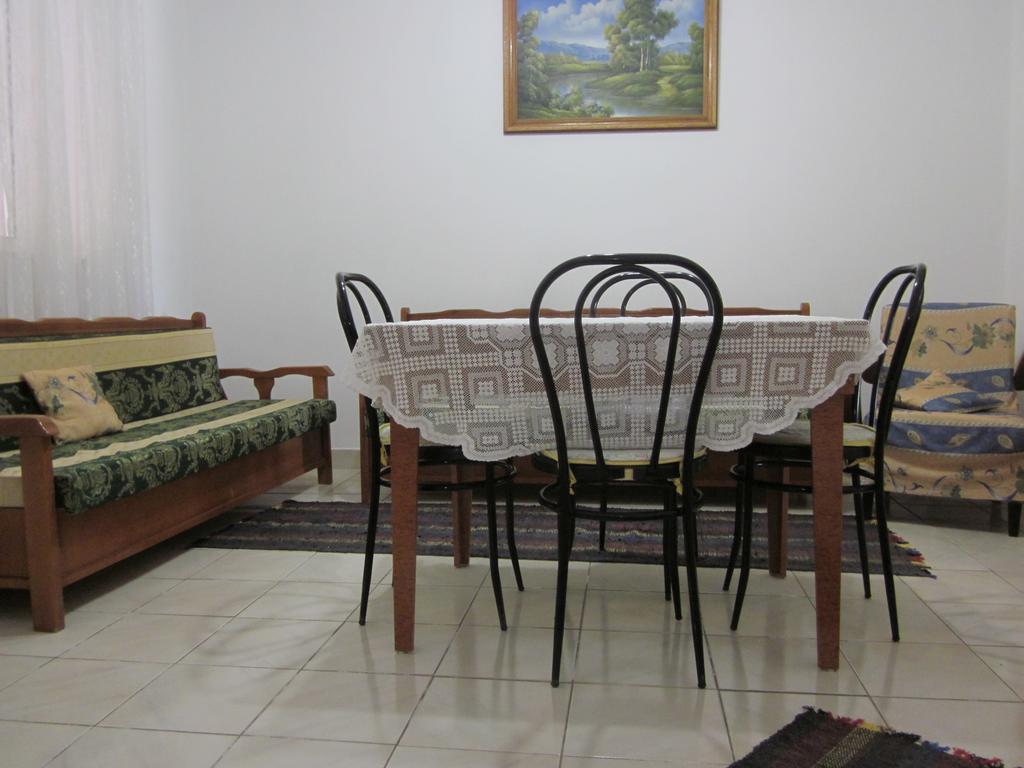 Guest House And Tavern Leo Saranda Zewnętrze zdjęcie