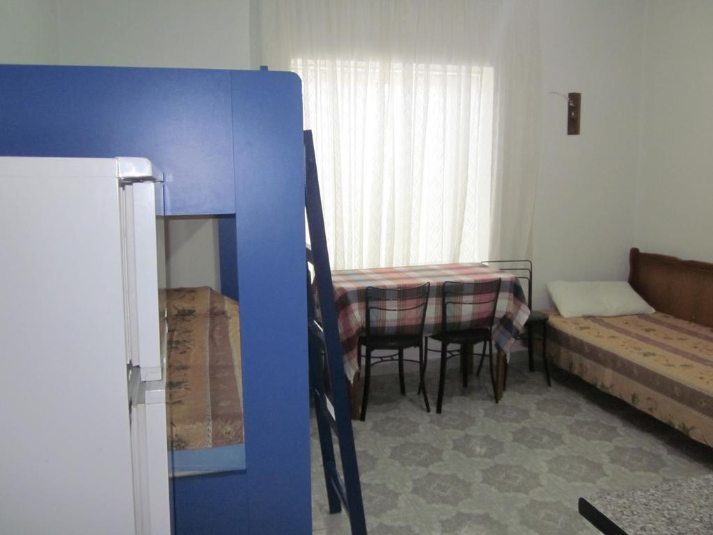 Guest House And Tavern Leo Saranda Zewnętrze zdjęcie